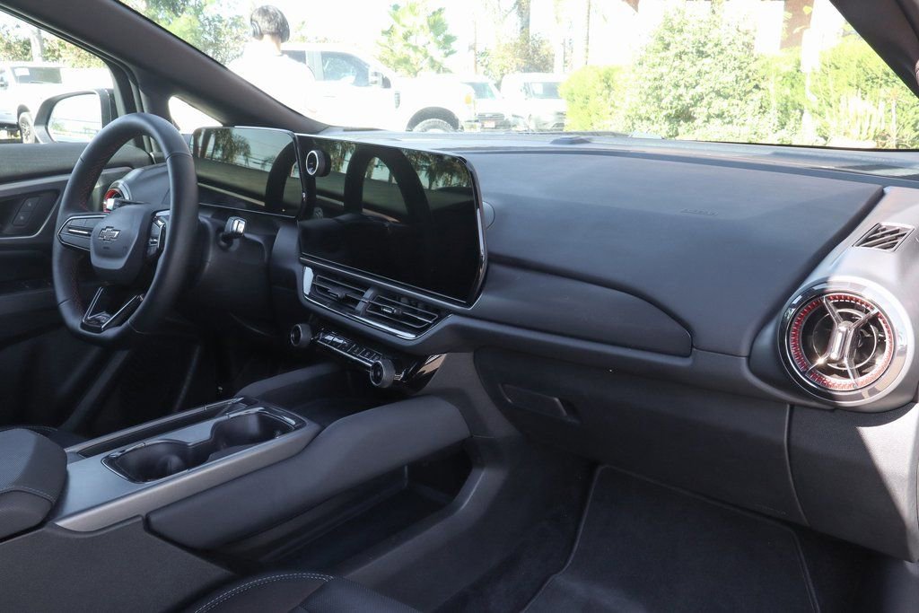 Used 2025 Chevrolet Equinox EV RS image 36