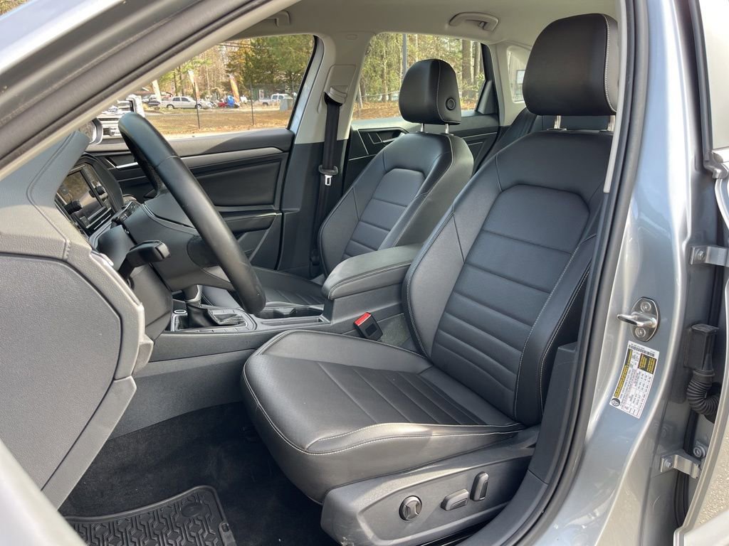 Used 2023 Volkswagen Jetta SE FWD image 18