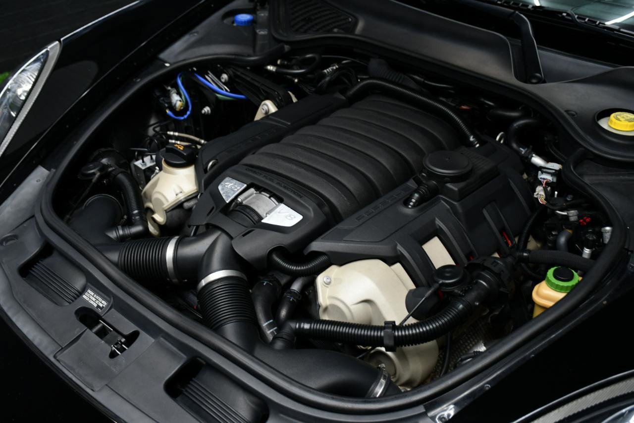 Used 2013 Porsche Panamera GTS image 13