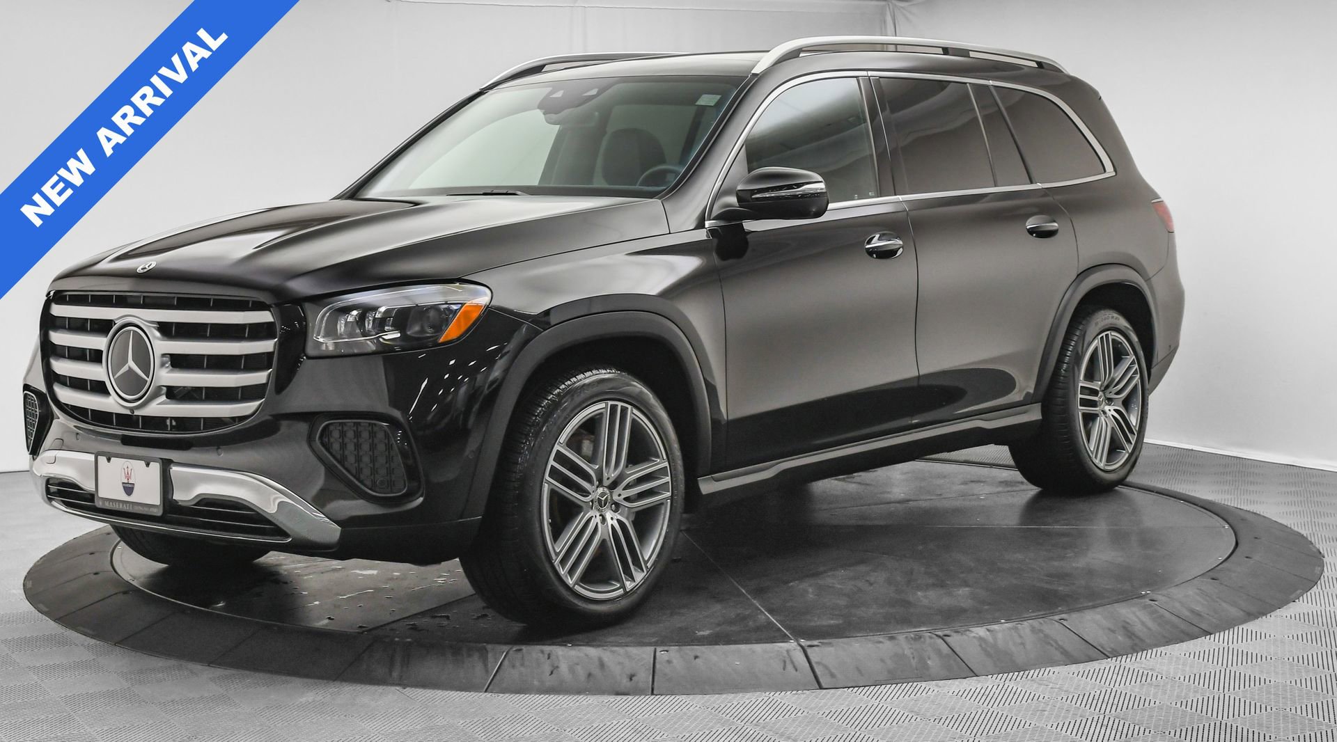 Used 2025 Mercedes-Benz GLS 450 4MATIC image 3