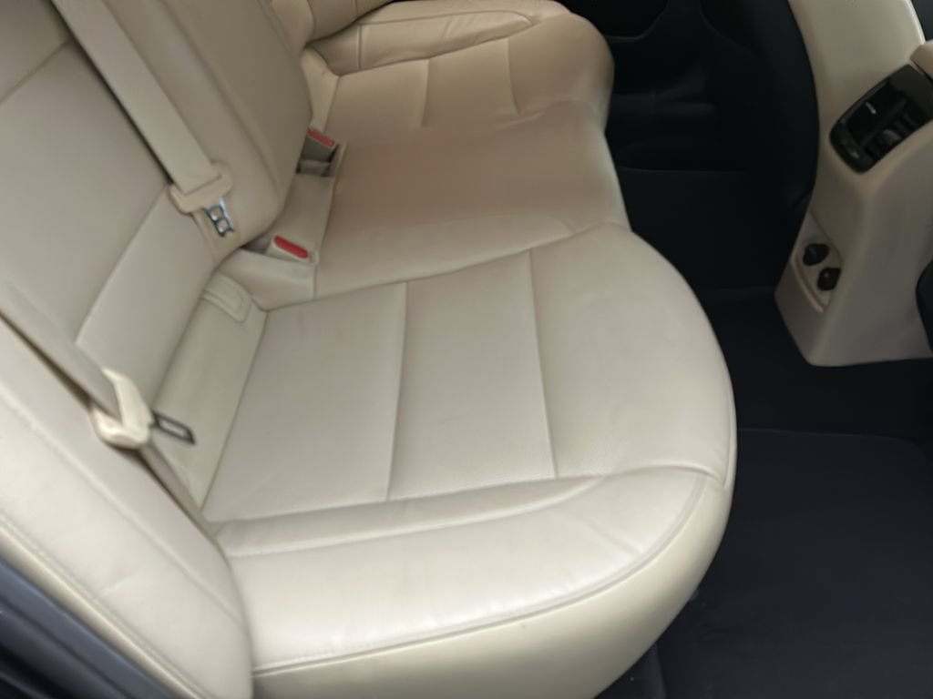 Used 2017 Kia Cadenza Premium FWD image 17