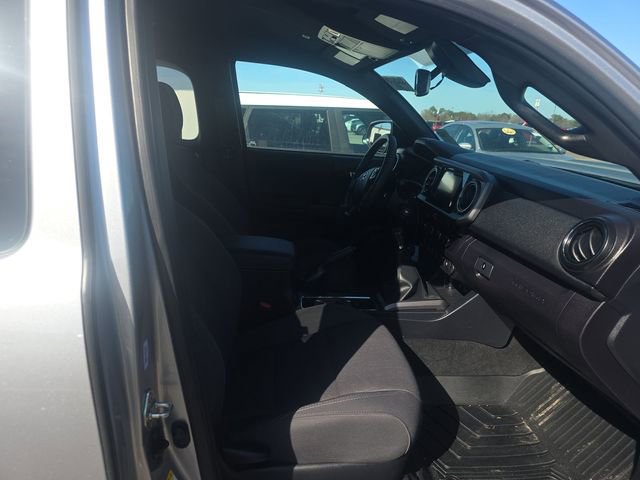 Used 2019 Toyota Tacoma TRD Sport w/ Technology Package image 13
