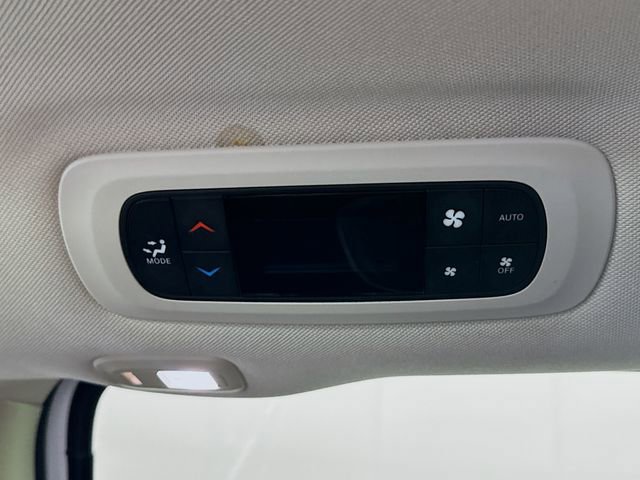 Used 2021 Chrysler Pacifica Limited AWD/4WD image 26