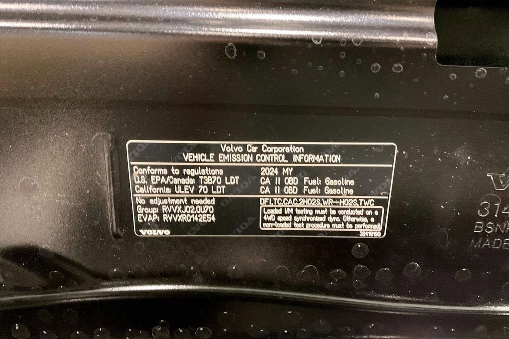 Certified 2024 Volvo V60 B5 Cross Country Plus AWD/4WD image 31