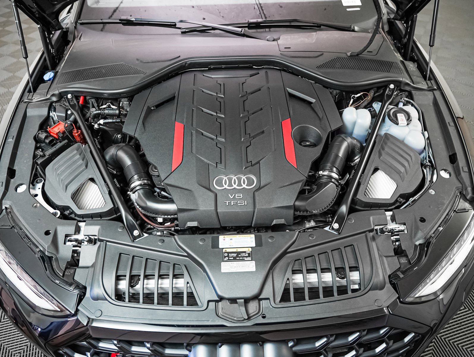 New 2025 Audi S8 image 4