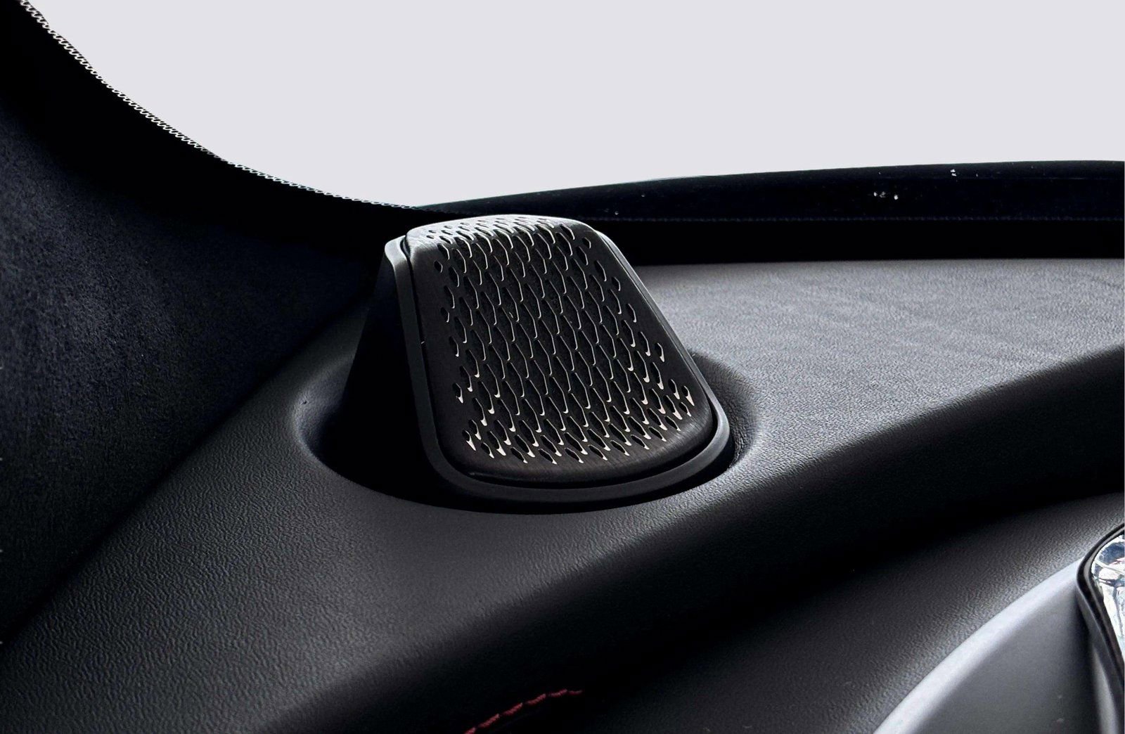 Used 2025 Aston Martin DBX 707 image 24