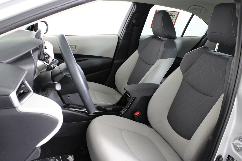 Used 2022 Toyota Corolla LE image 19