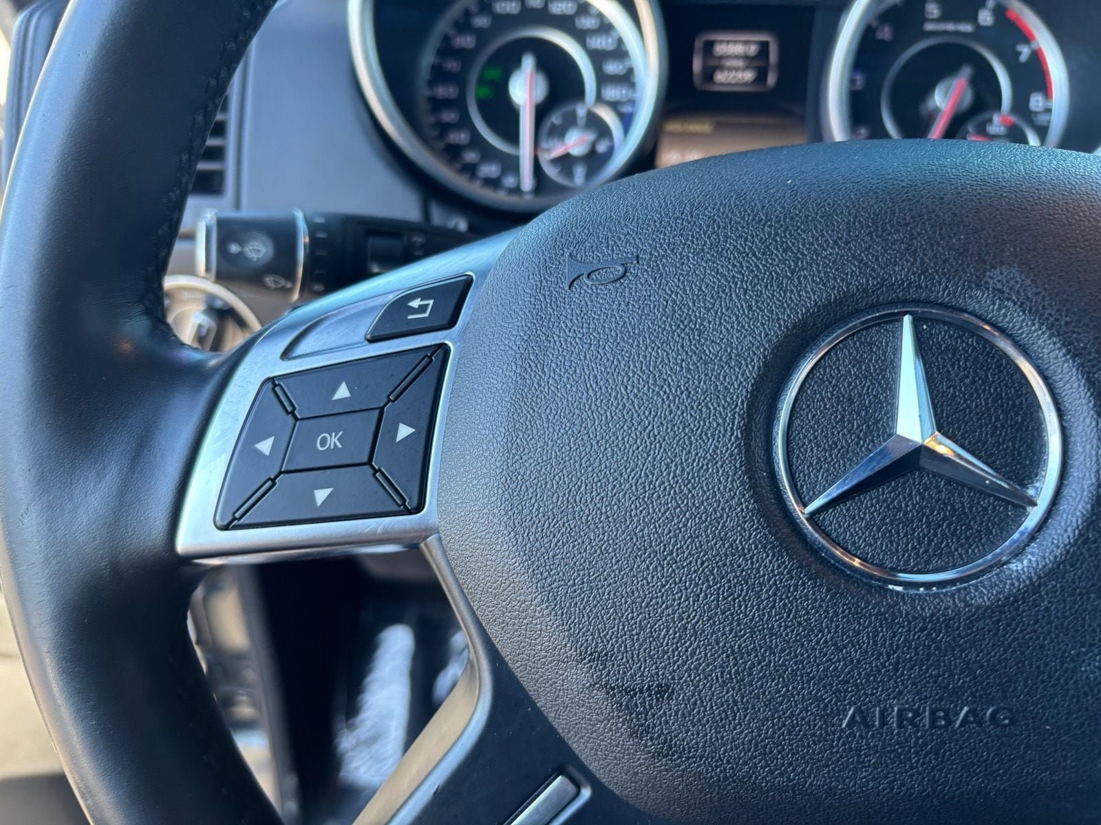 Used 2015 Mercedes-Benz G 63 AMG 4MATIC image 28