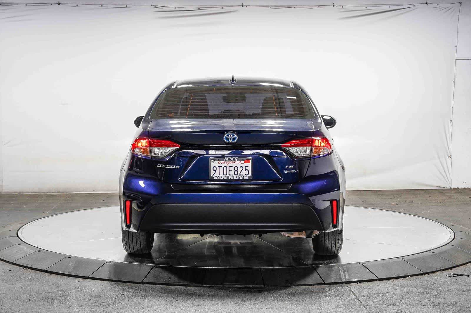 Certified 2025 Toyota Corolla LE FWD image 4