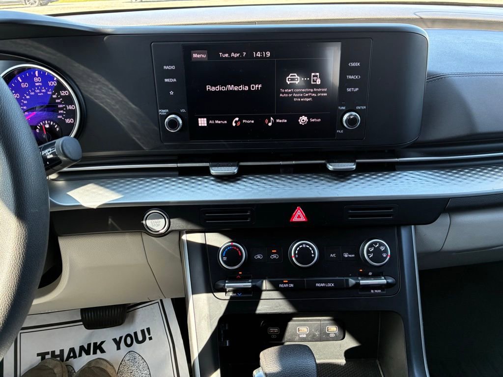 Used 2023 Kia Carnival LX image 24