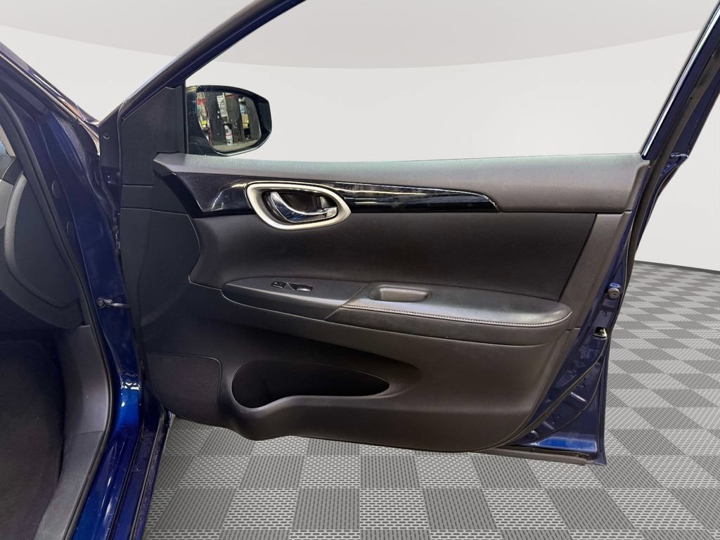 Used 2016 Nissan Sentra SV FWD image 29