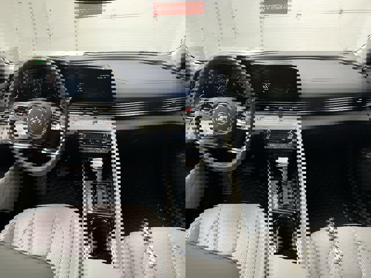 Used 2024 Hyundai Elantra Limited image 4