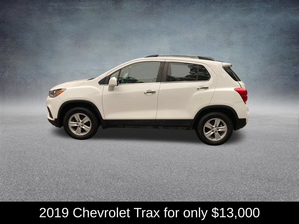 Used 2019 Chevrolet Trax LT w/ LT Convenience Package AWD/4WD image 2