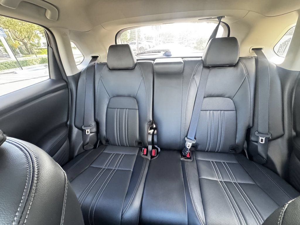 Used 2025 Honda HR-V EX-L image 8