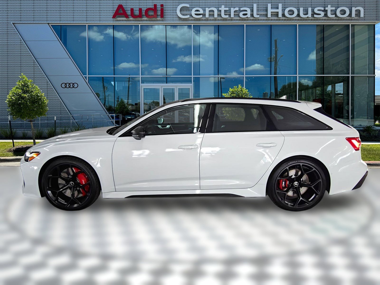 New 2025 Audi RS 6 performance image 2