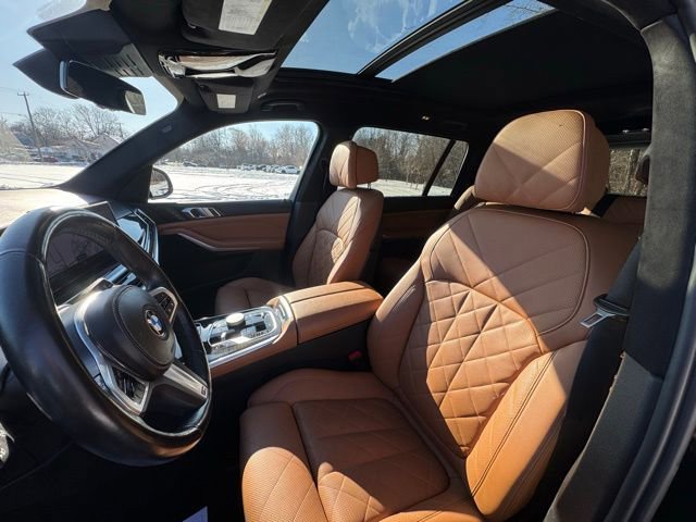 Used 2023 BMW X7 xDrive40i w/ M Sport Package AWD/4WD image 14