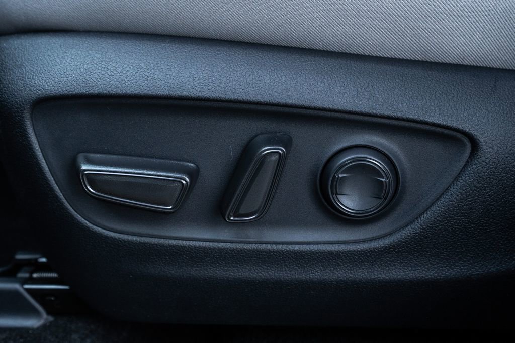 New 2025 Toyota RAV4 XLE w/ Convenience Package image 21