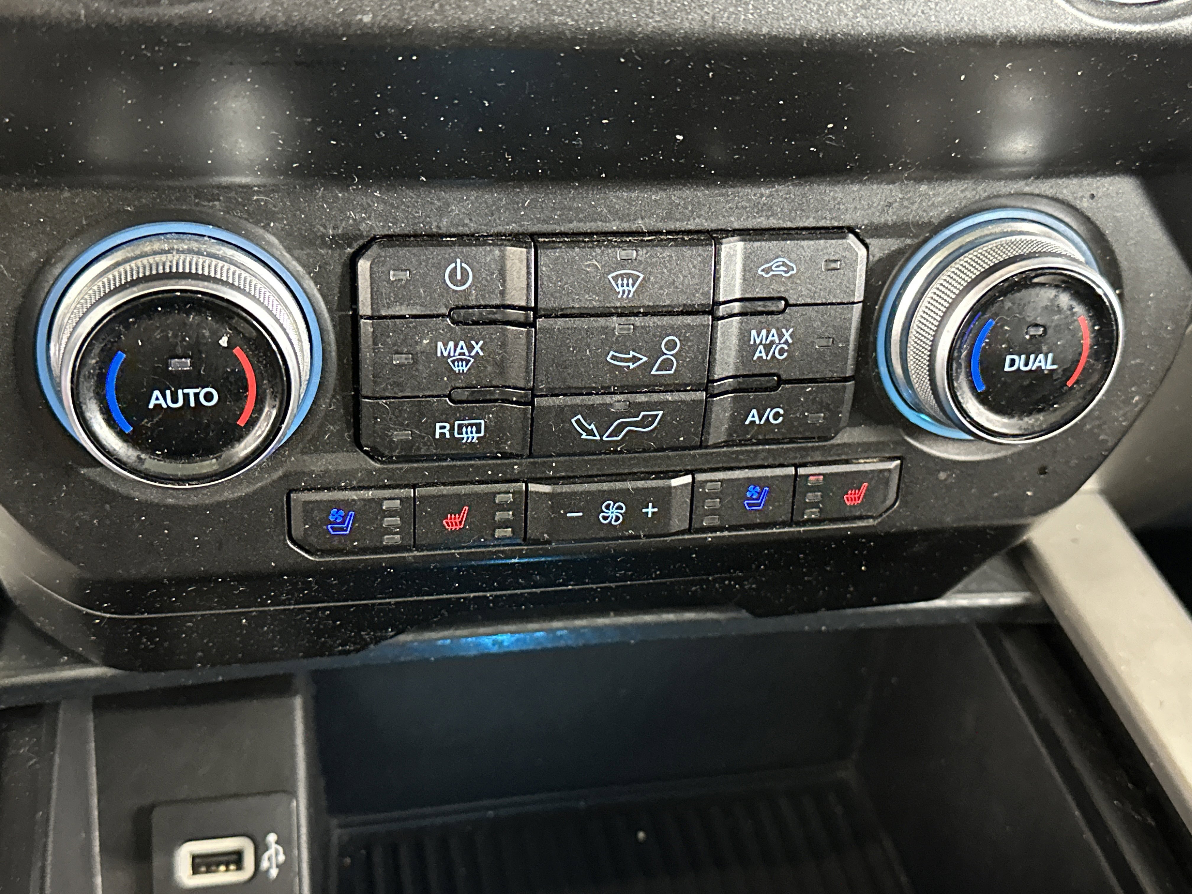Used 2019 Ford F150 Lariat w/ Equipment Group 502A Luxury image 26