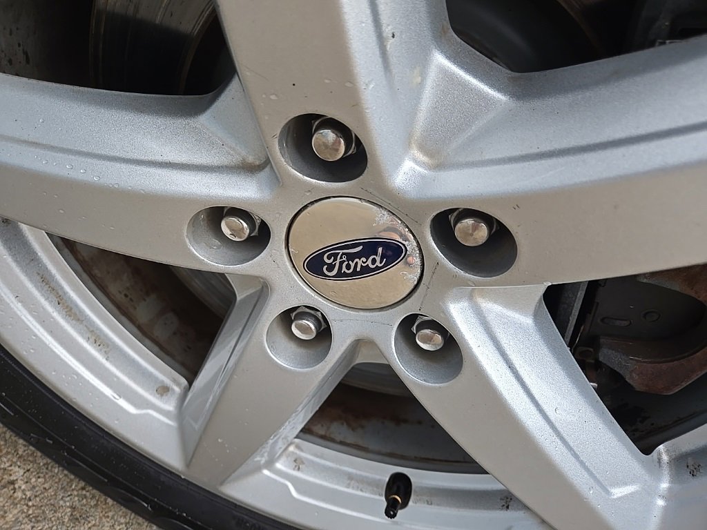 Used 2017 Ford Explorer XLT image 30