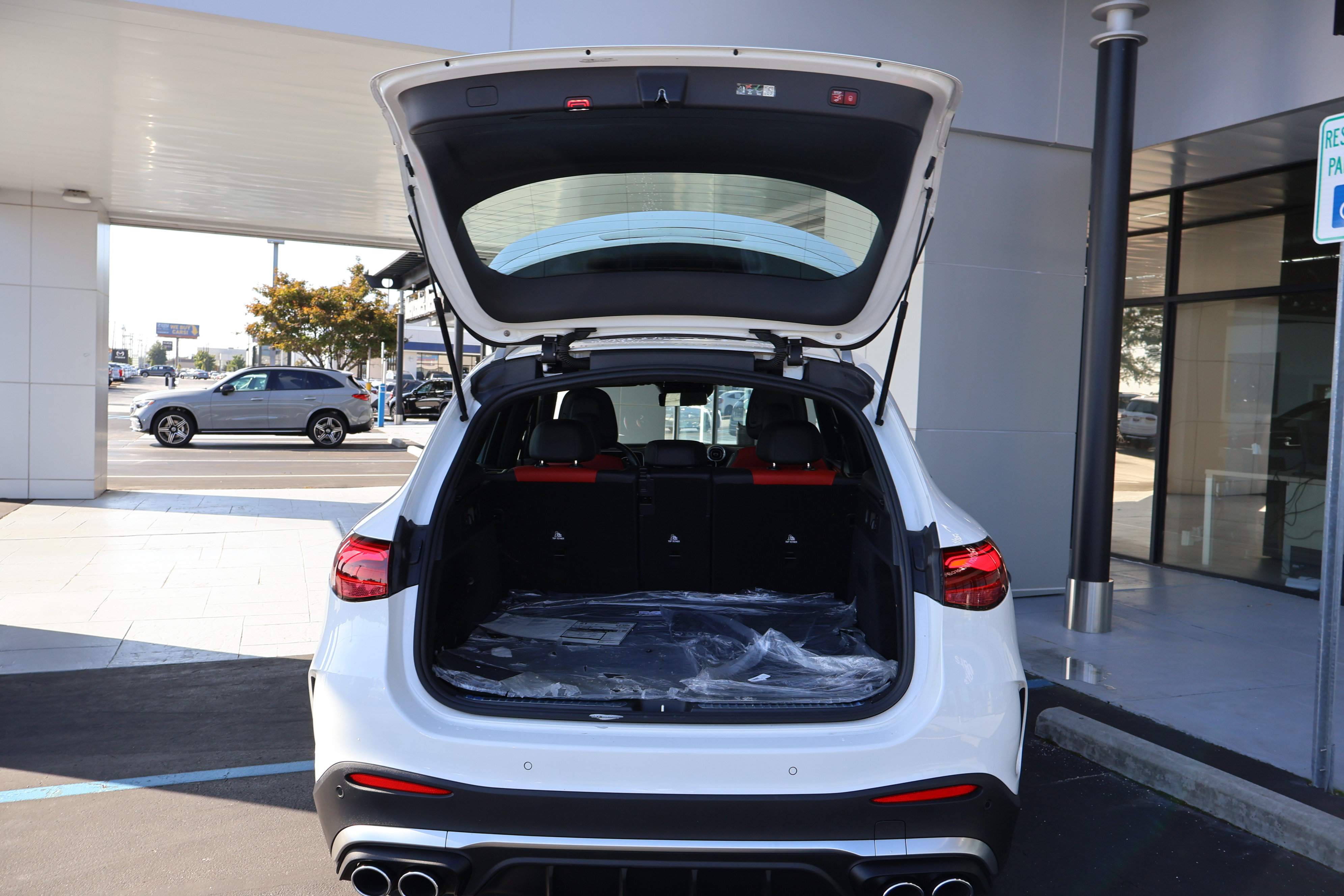 Certified 2024 Mercedes-Benz GLC 43 AMG 4MATIC image 23