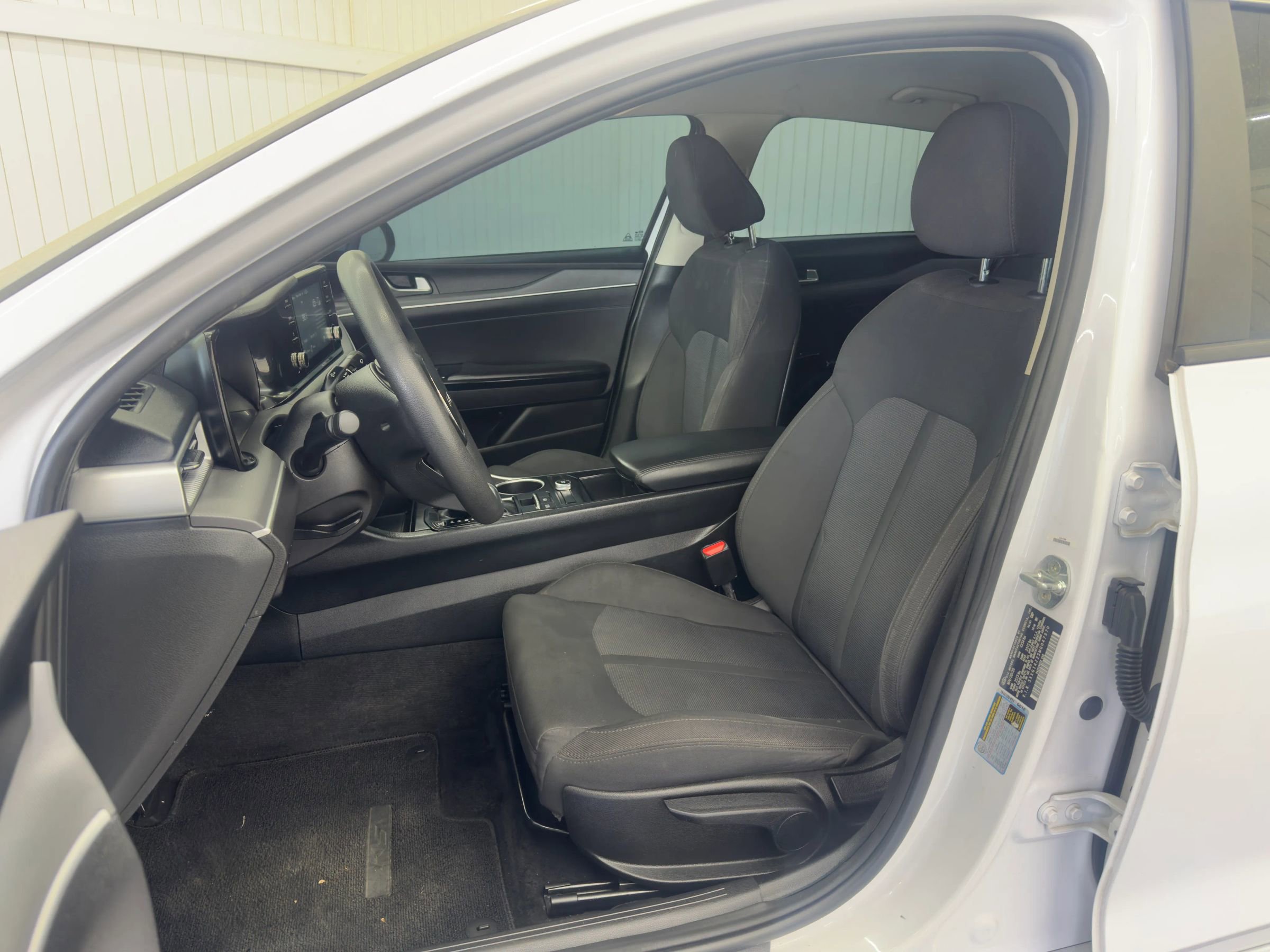 Used 2021 Kia K5 LXS image 9