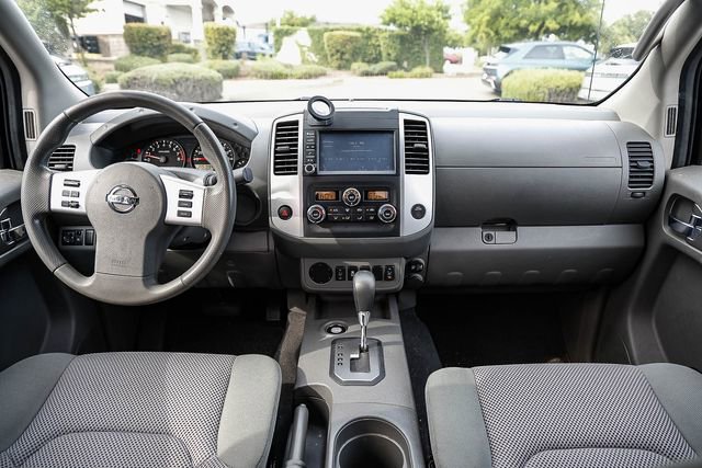 Used 2020 Nissan Frontier SV RWD image 12
