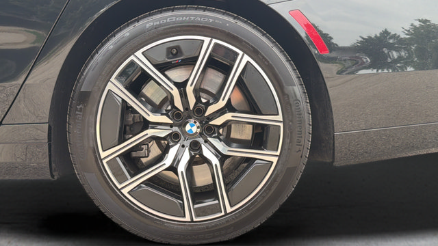 Used 2025 BMW 760i xDrive w/ Executive Package AWD/4WD image 60