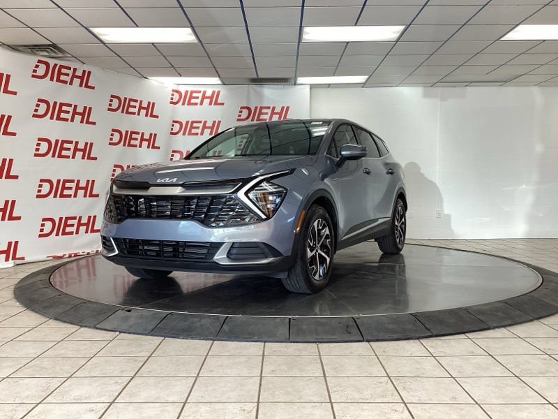 Used 2025 Kia Sportage EX FWD image 3