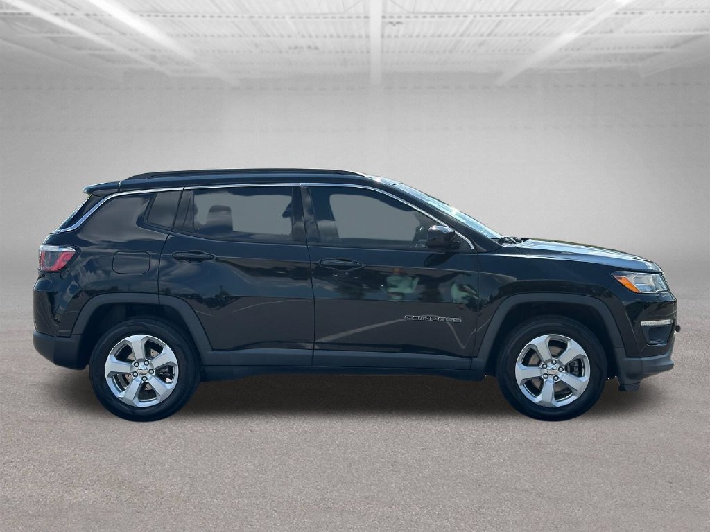 Used 2018 Jeep Compass Latitude w/ Popular Equipment Group AWD/4WD image 9