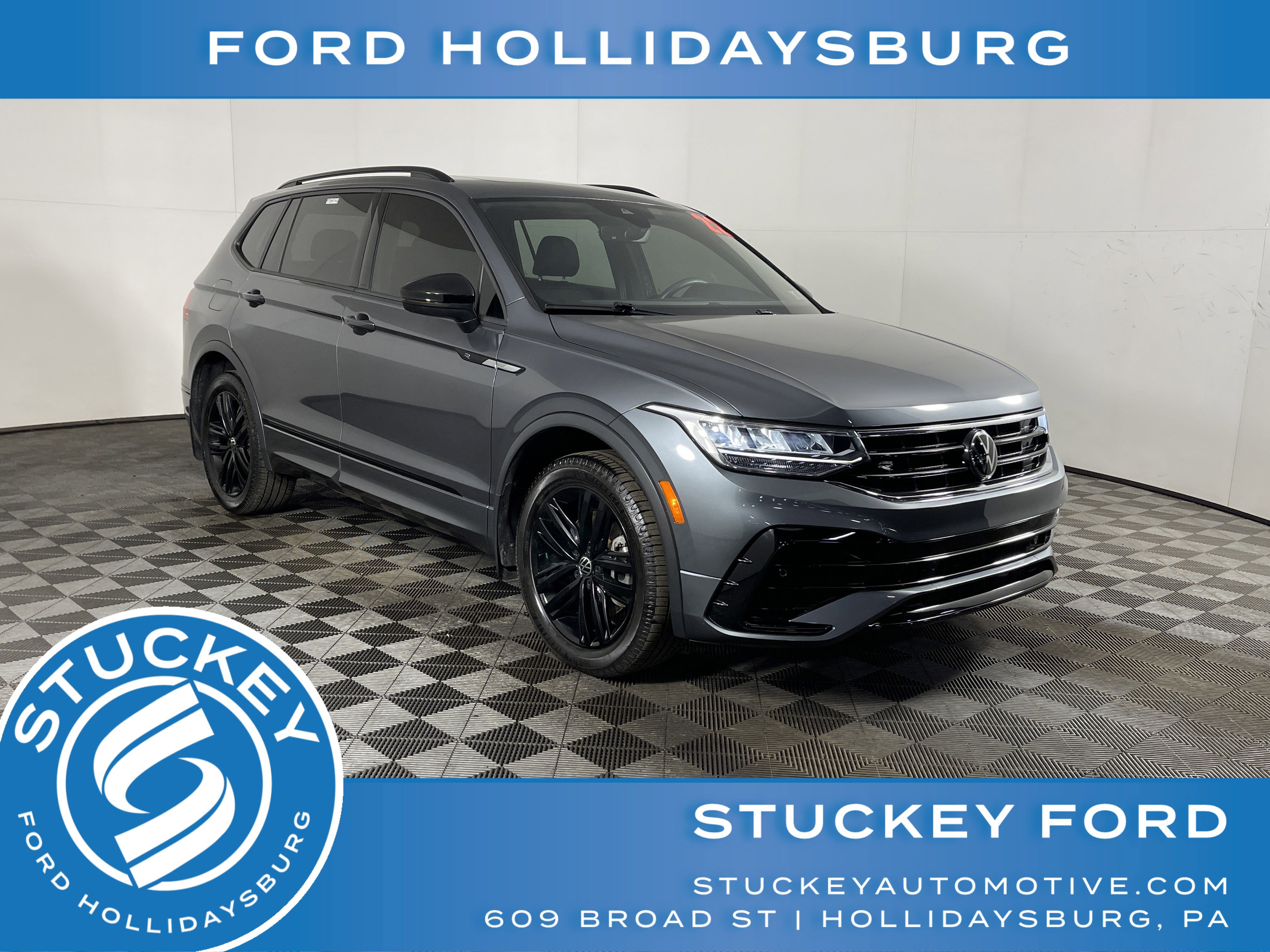 Used 2022 Volkswagen Tiguan SE R-Line image 1