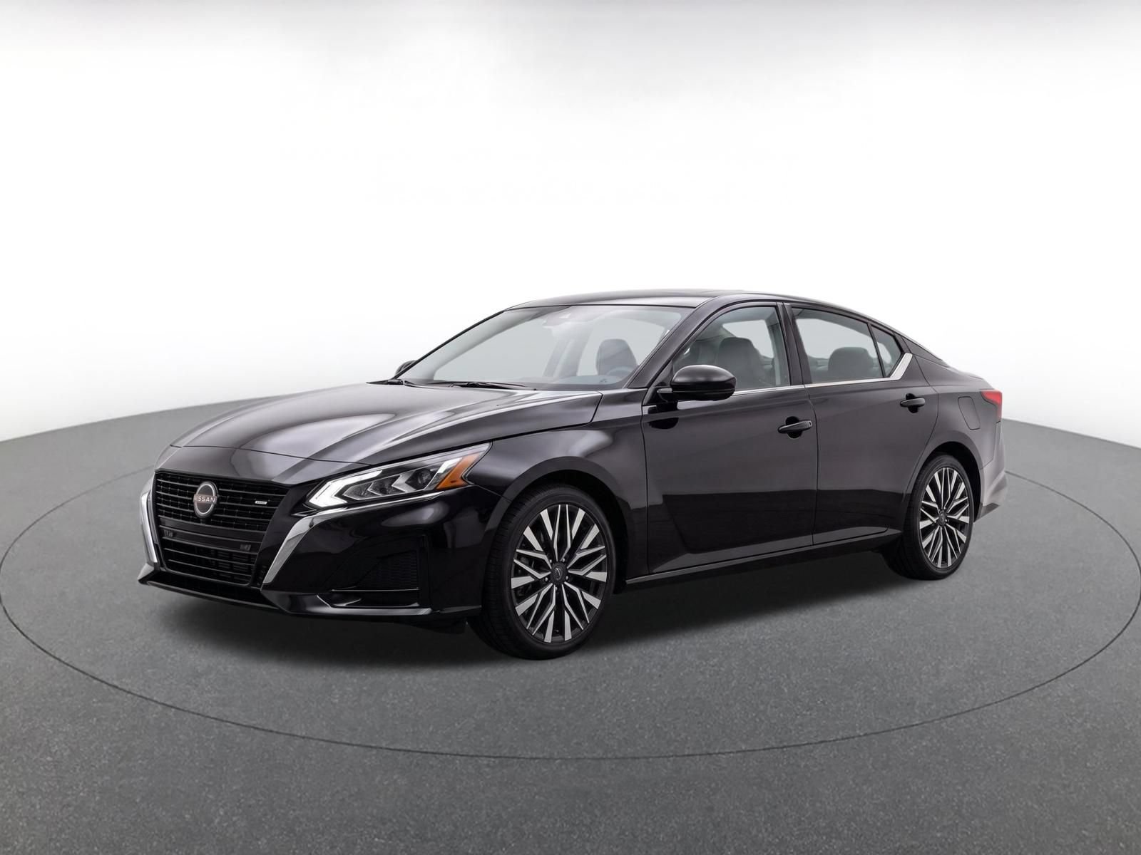 Used 2026 Nissan Altima 2.5 SV FWD image 3