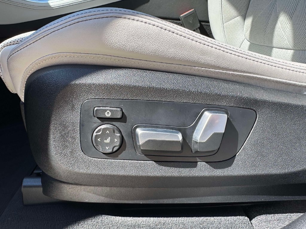 Certified 2025 BMW X5 xDrive40i w/ M Sport Package AWD/4WD image 21