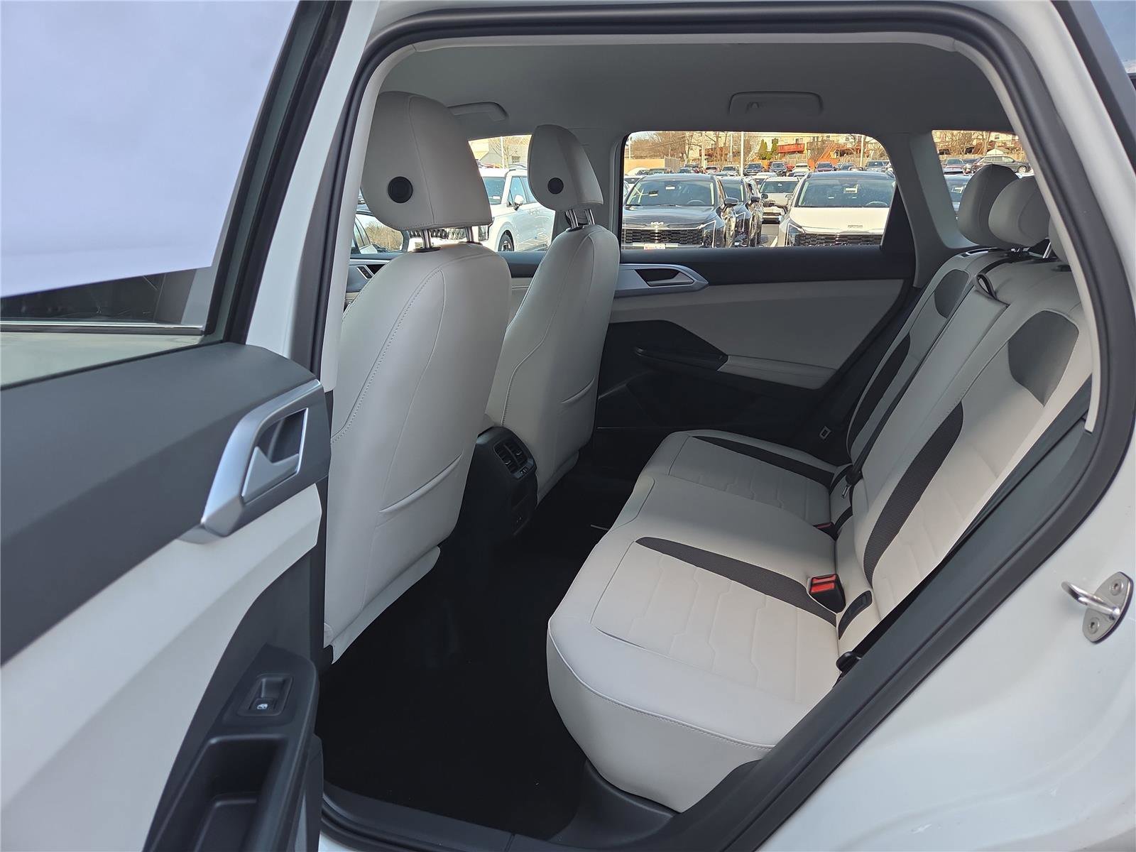 New 2026 Volkswagen Taos SE image 24