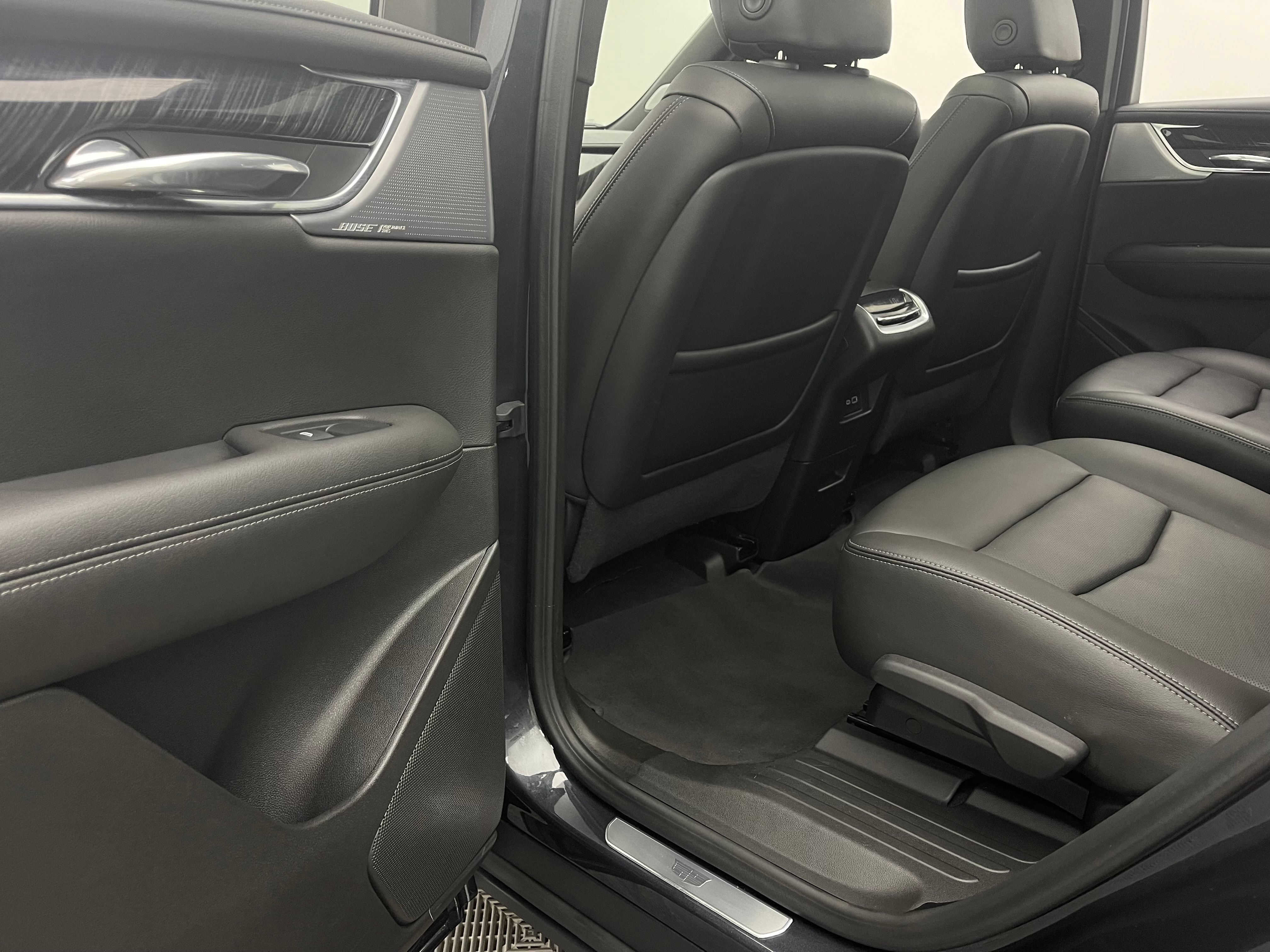 Used 2023 Cadillac XT6 Premium Luxury w/ Technology Package AWD/4WD image 45