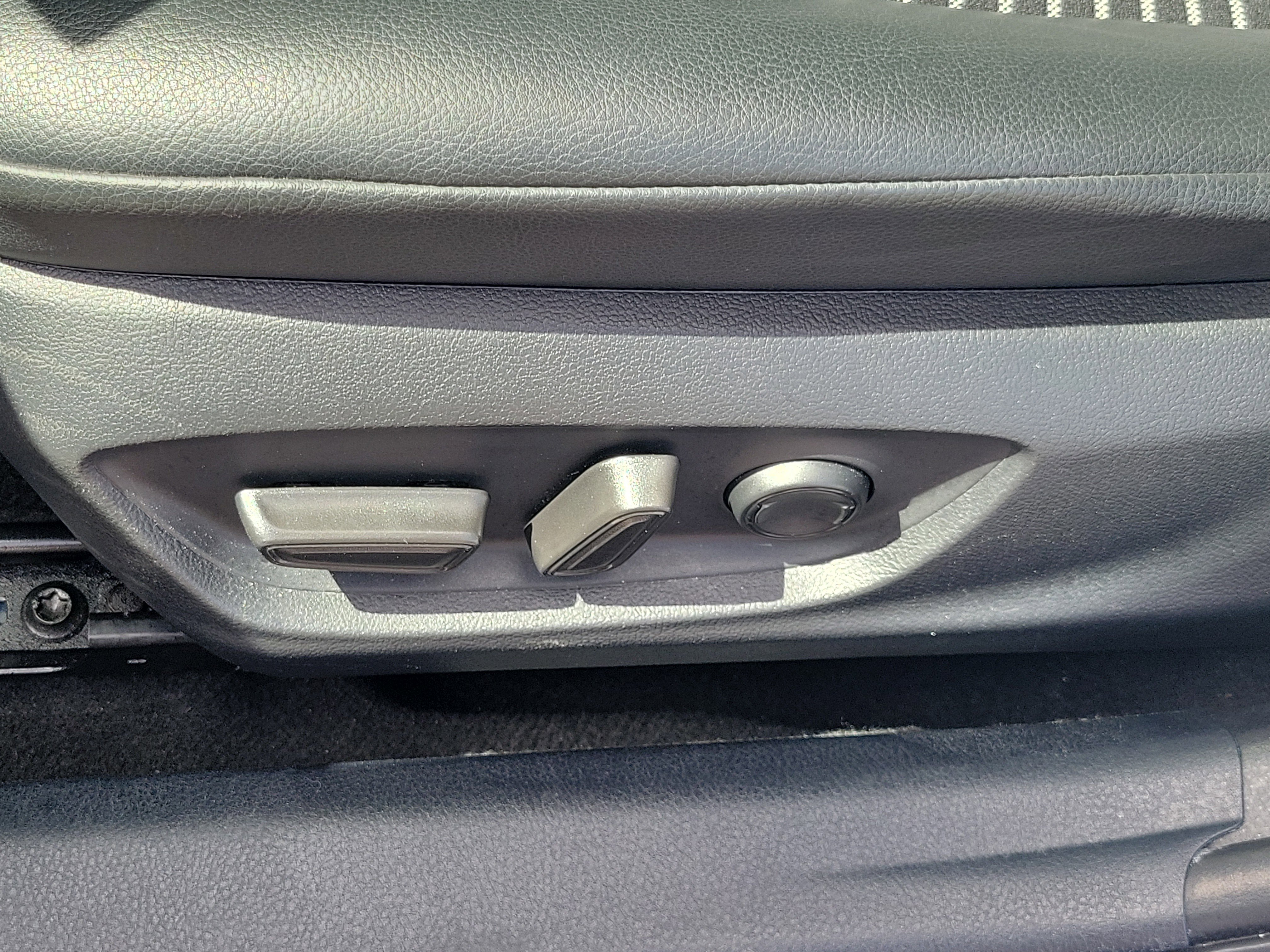 Used 2024 Toyota Camry SE image 23