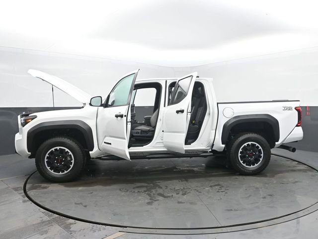 Used 2025 Toyota Tacoma TRD Off-Road AWD/4WD image 55