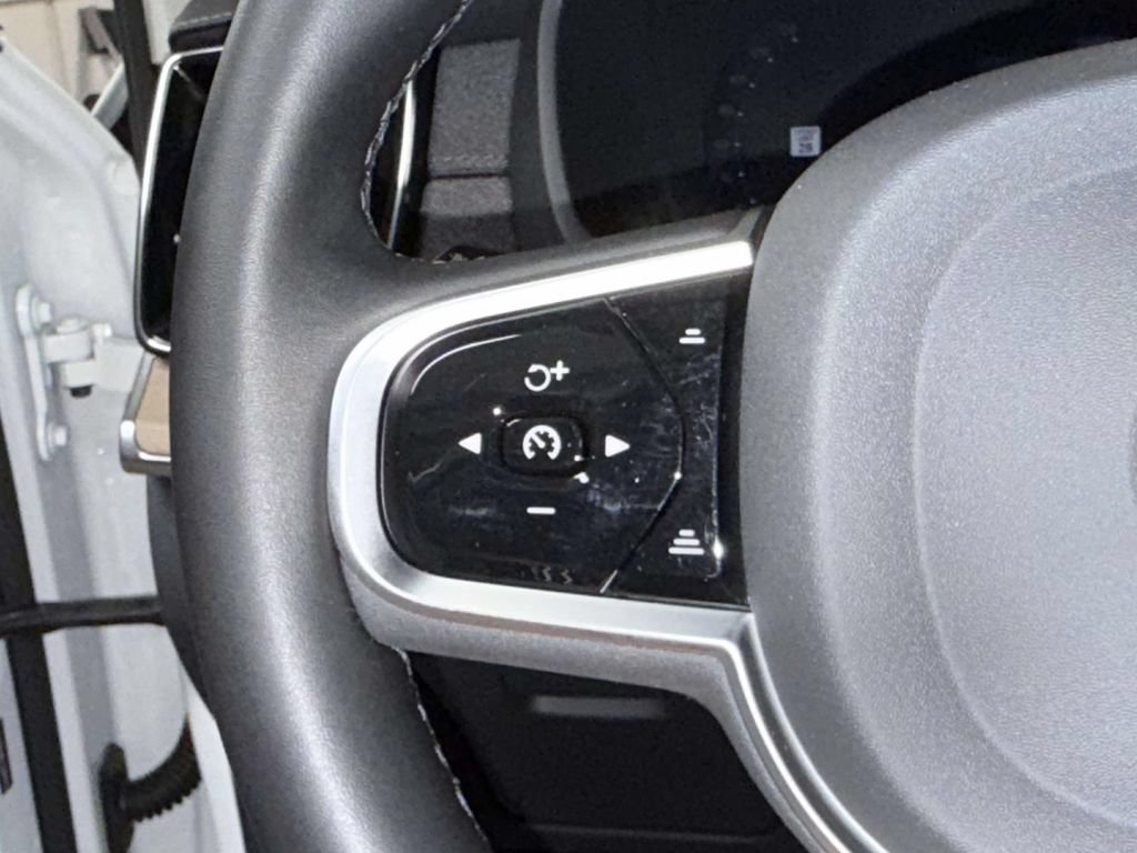 Certified 2025 Volvo XC90 T8 Plus w/ Protection Package Premier AWD/4WD image 30