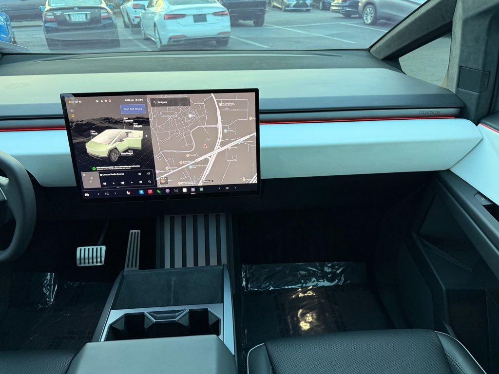 Used 2024 Tesla Cybertruck AWD Crew Cab image 26