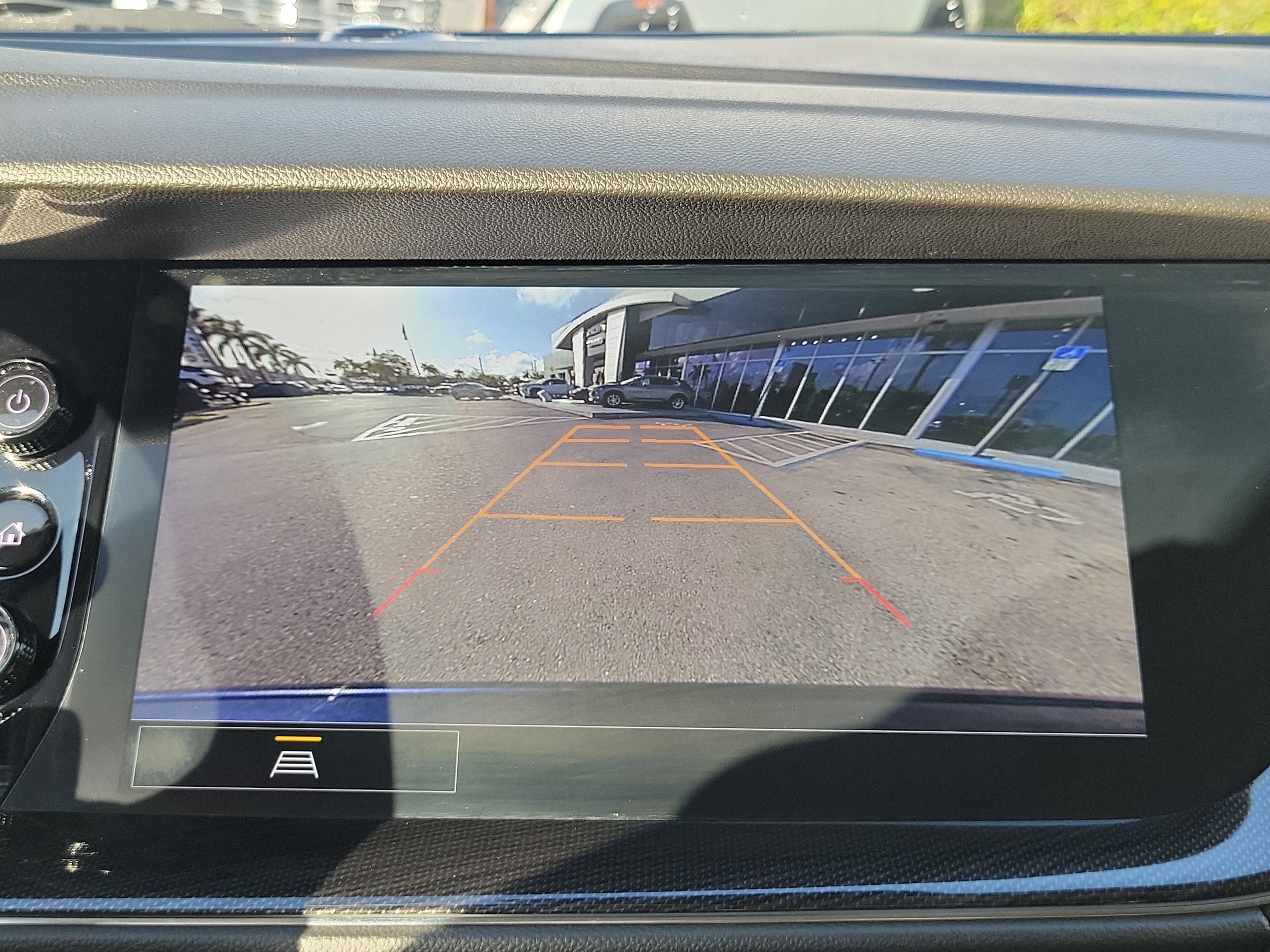 Used 2023 Buick Envision Essence image 10