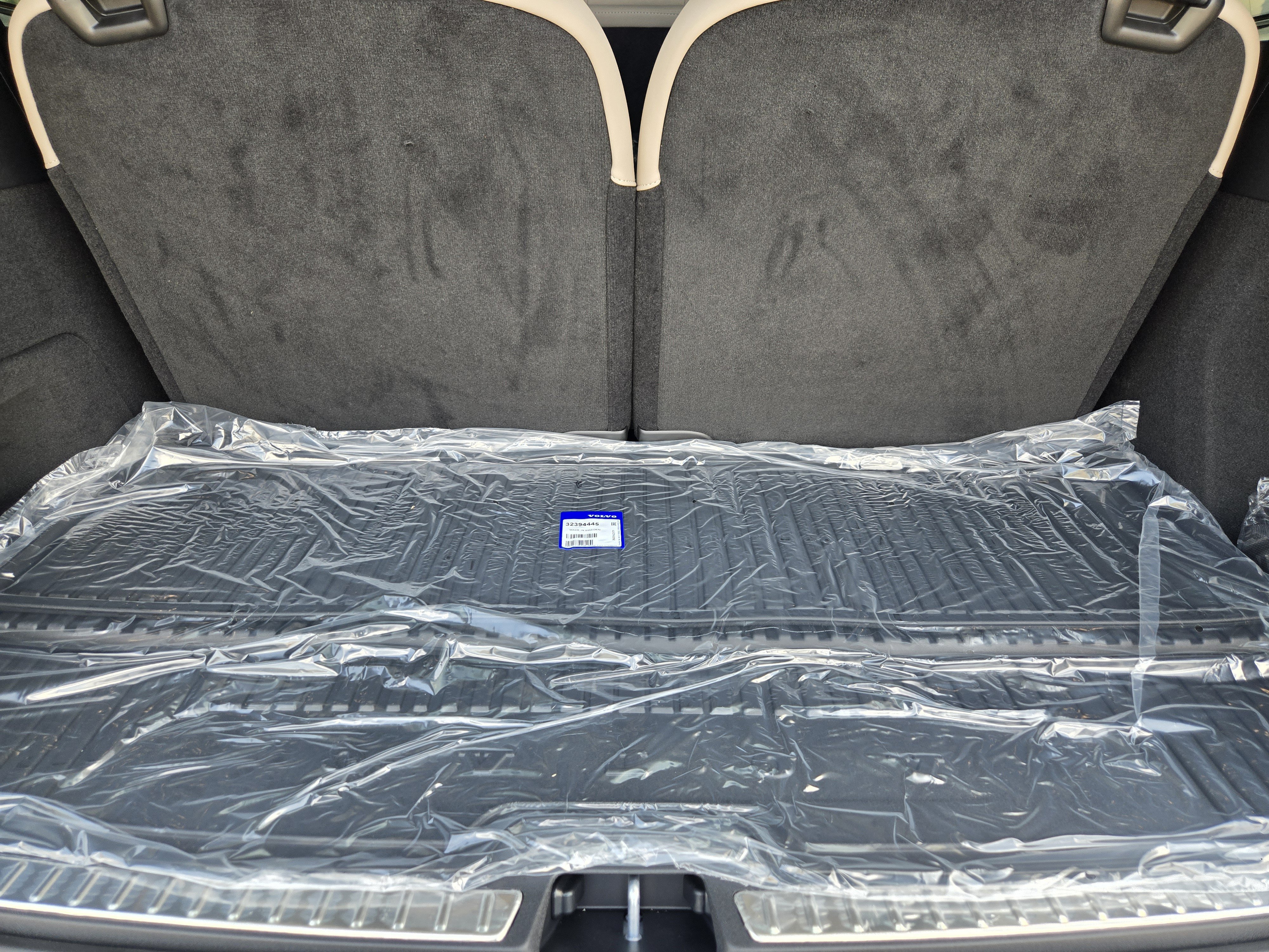 New 2026 Volvo XC90 B5 Plus w/ Protection Package Premier AWD/4WD image 29