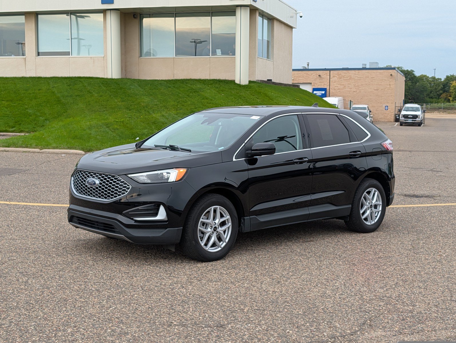 Used 2024 Ford Edge SEL