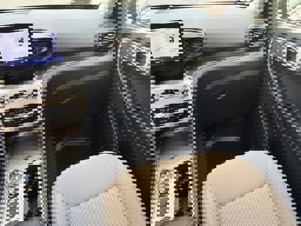 Certified 2024 Ford Explorer 2WD image 22