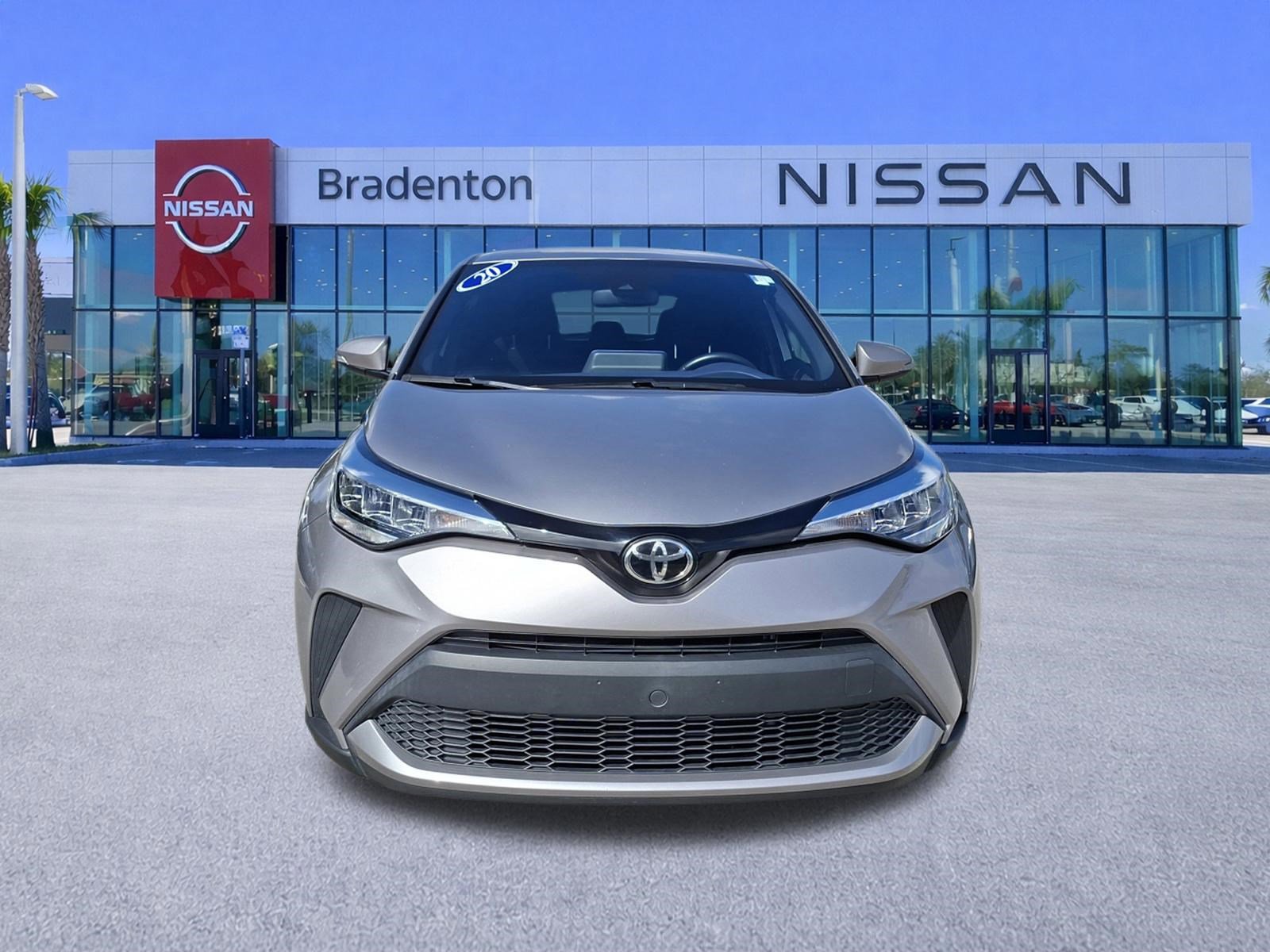 Used 2020 Toyota C-HR XLE image 2
