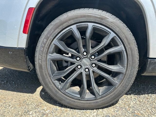 Used 2024 Jeep Grand Wagoneer L Series II w/ Quick Order Packagew 28T image 7