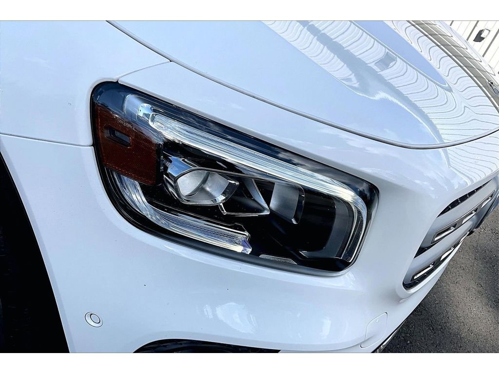 Used 2020 Mercedes-Benz GLB 250 w/ Premium Package image 28