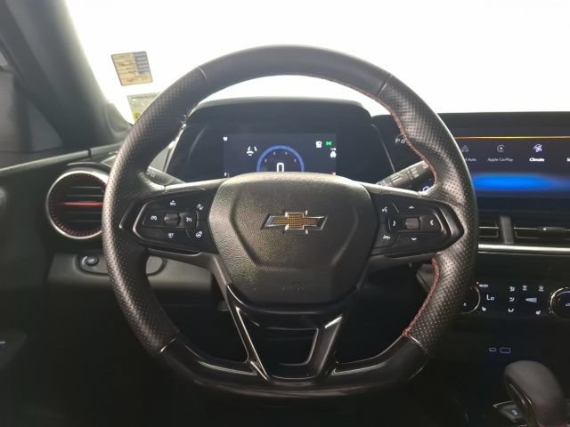 Used 2025 Chevrolet Trax RS w/ Sunroof Package FWD image 22