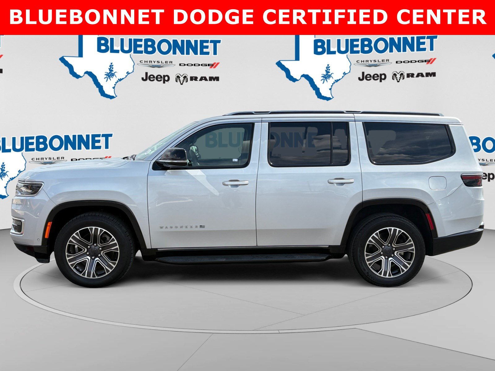 Used 2024 Jeep Wagoneer Series II w/ Flexible Seating Group AWD/4WD image 8