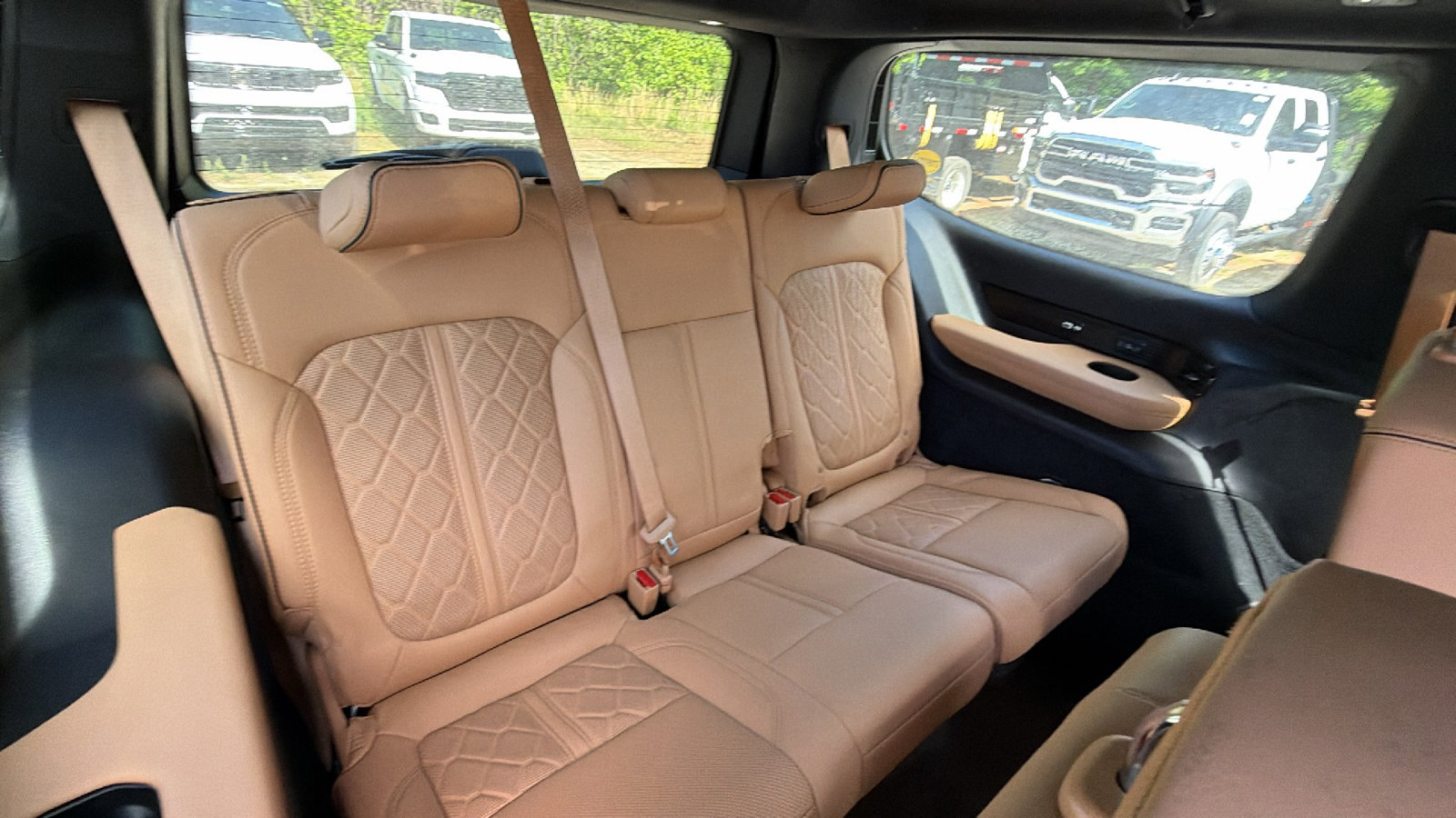 Used 2025 Jeep Grand Wagoneer Series III w/ Rear Seat Video Group 1 AWD/4WD image 23