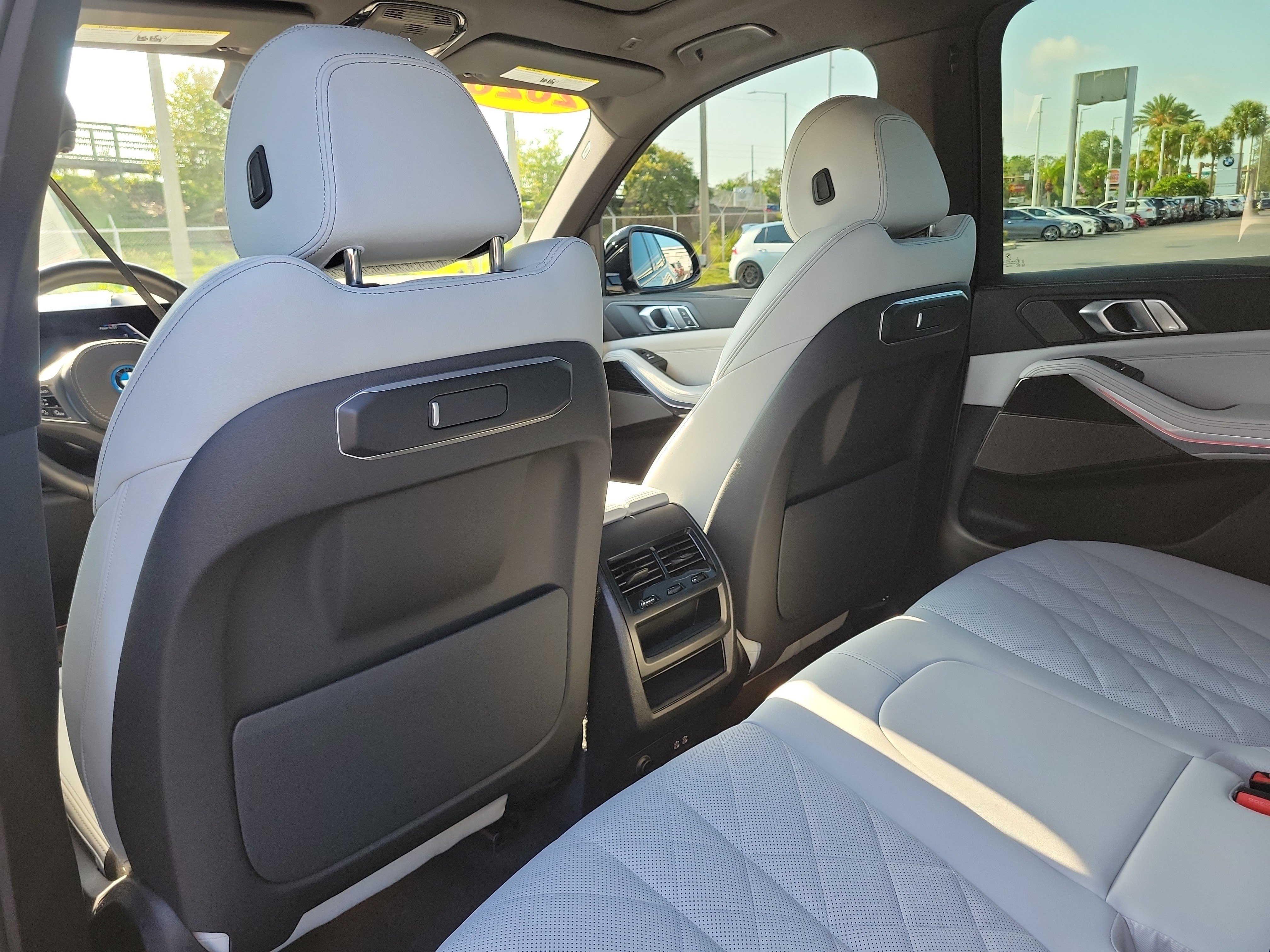 Used 2026 BMW X5 xDrive50e w/ M Sport Package AWD/4WD image 12