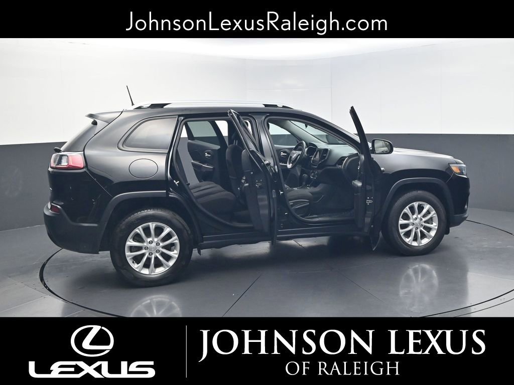 Used 2020 Jeep Cherokee Latitude AWD/4WD image 32